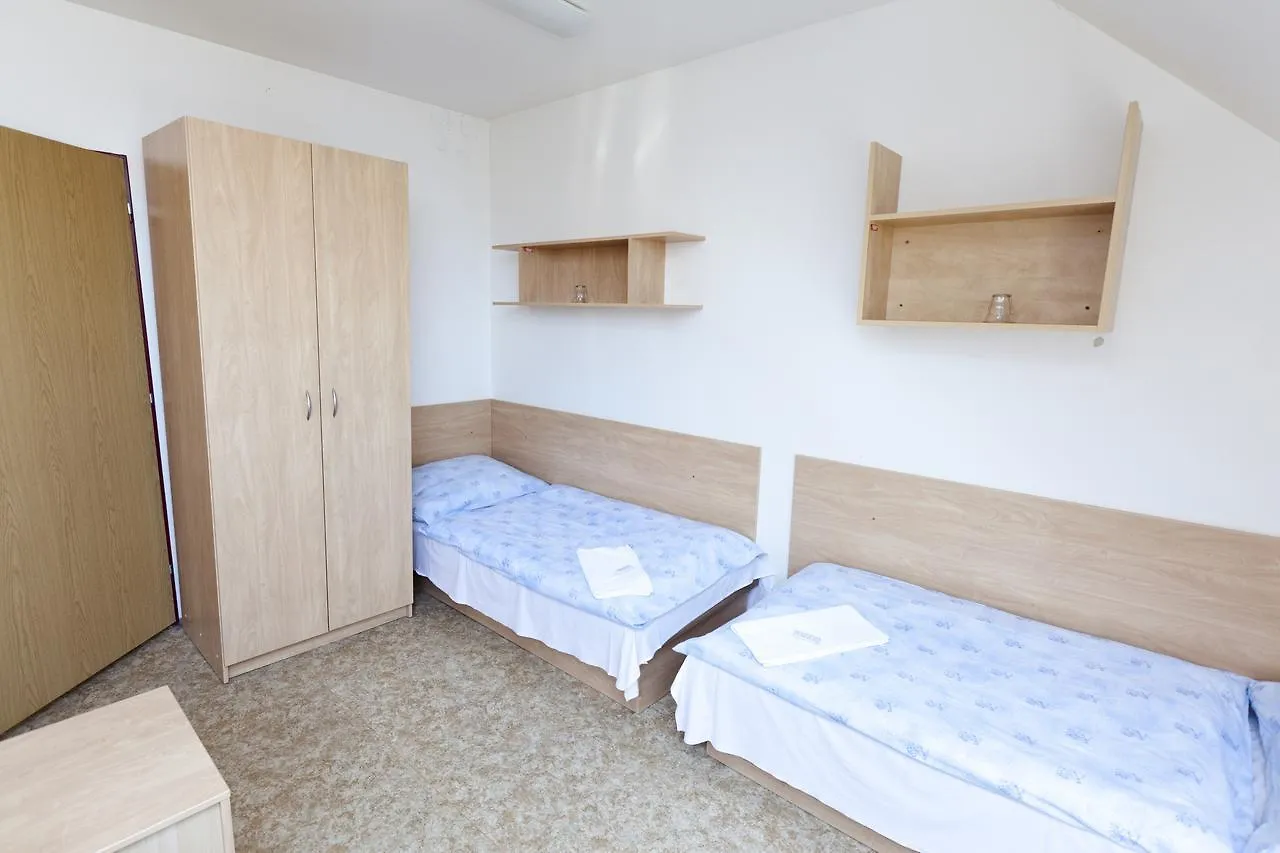 Hostel Dejvicka Πράγα